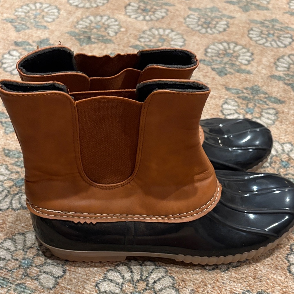 Womens Brown and Black Boots